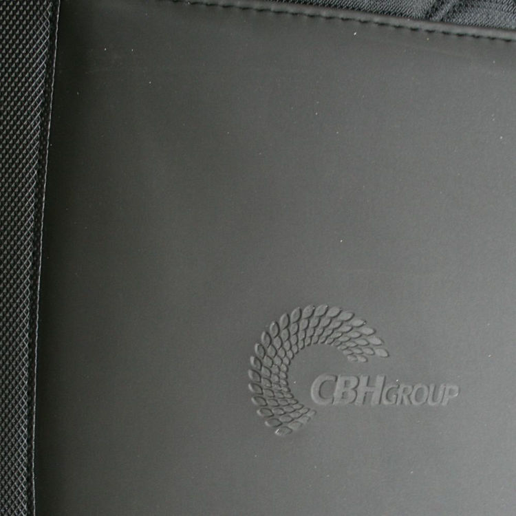 Picture of Elleven™ Large Zippered Padfolio