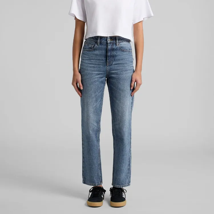 Picture of Wo's Straight Jeans